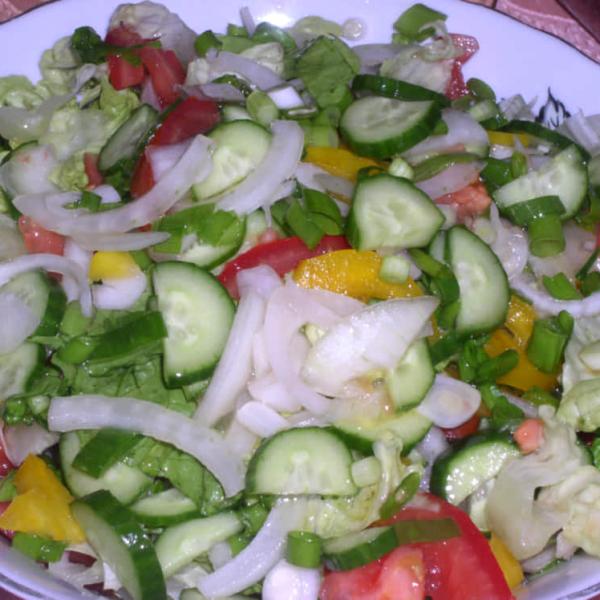 Овощной салат из свежих овощей