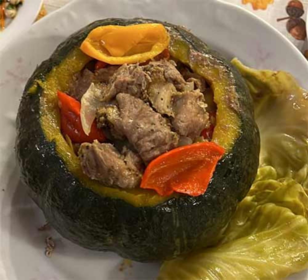 Тыква фаршированная мясом и овощами