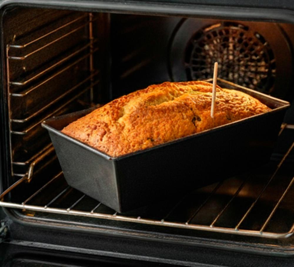 Выпекать в предварительно разогретой духовке