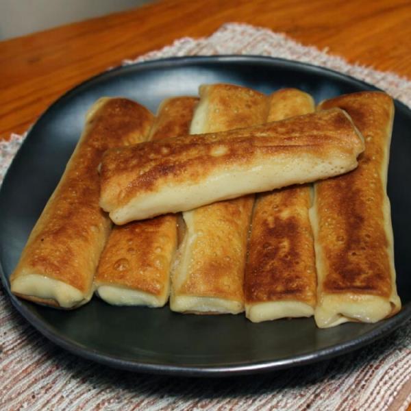Блины из мацовой муки с мясной начинкой
