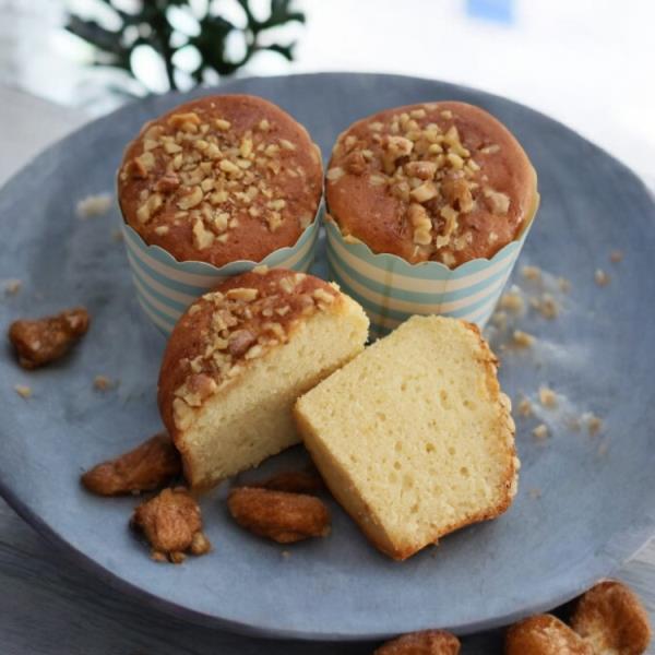 Апельсиновые маффинсы с орехами и сиропом