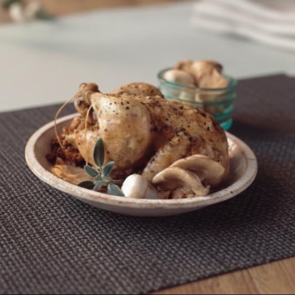 Цыпленок фаршированный грибами