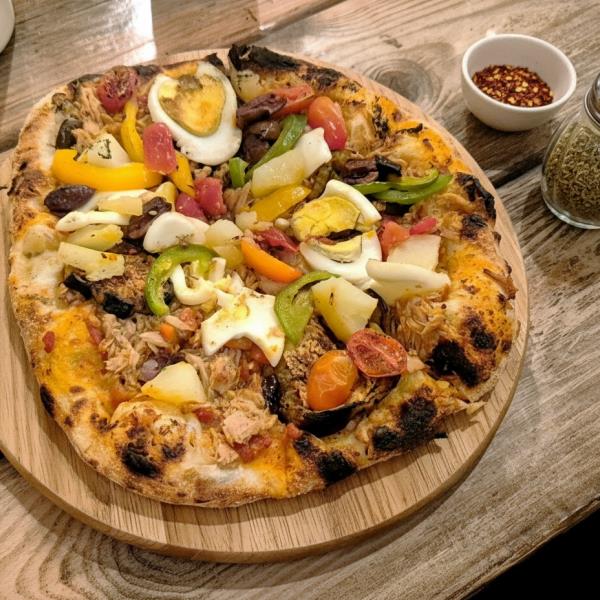 Пицца с тунцом и овощами